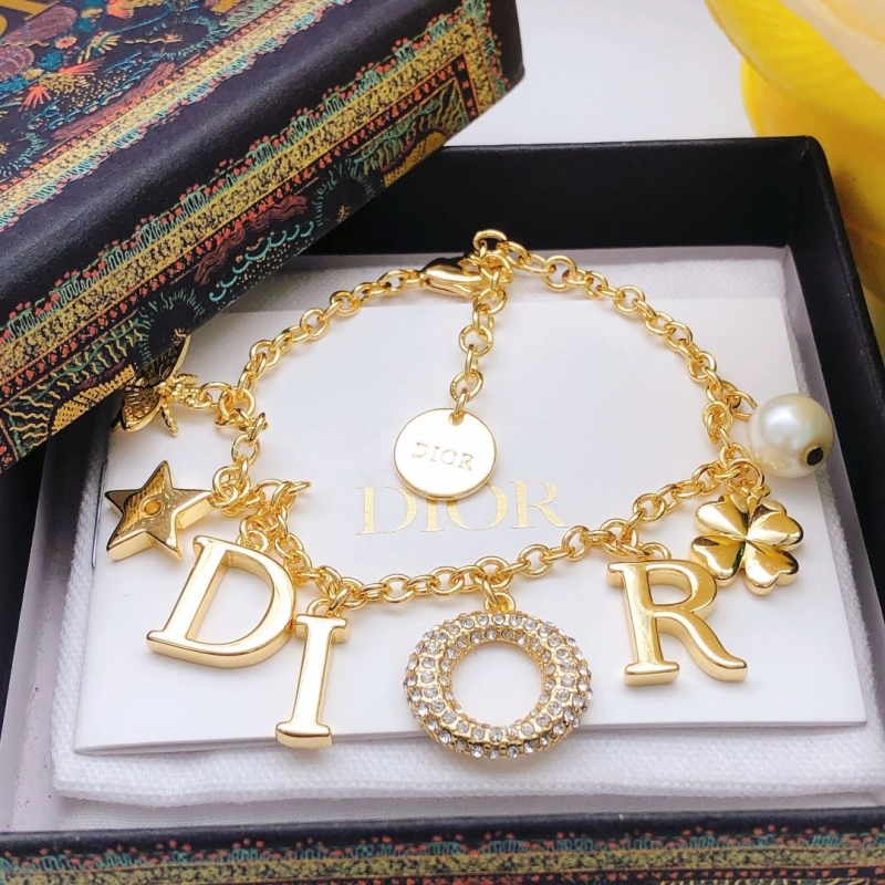 chr1st1an D10r bracelets